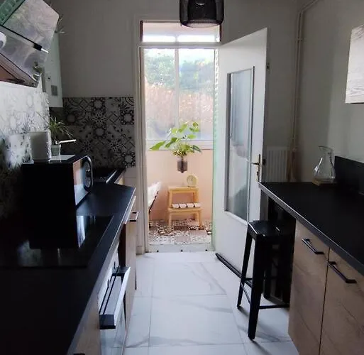 Appartement Le Tropical 2 *
